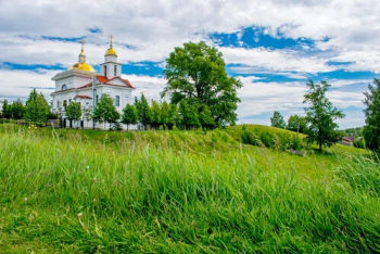 Храм Воскресения Христова  с. Аятское