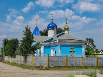 Общий вид храма во имя святителя Николая Чудотворца в г. Пласт