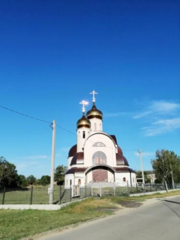 Храм Петра и Павла  в пос. Сенной